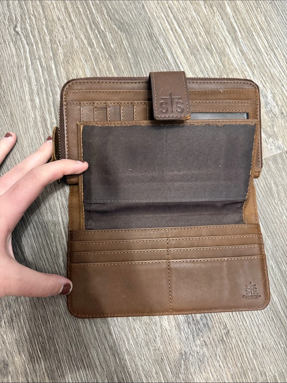 STS Ranchwear Brown and White Cowhide Zip Card Holder